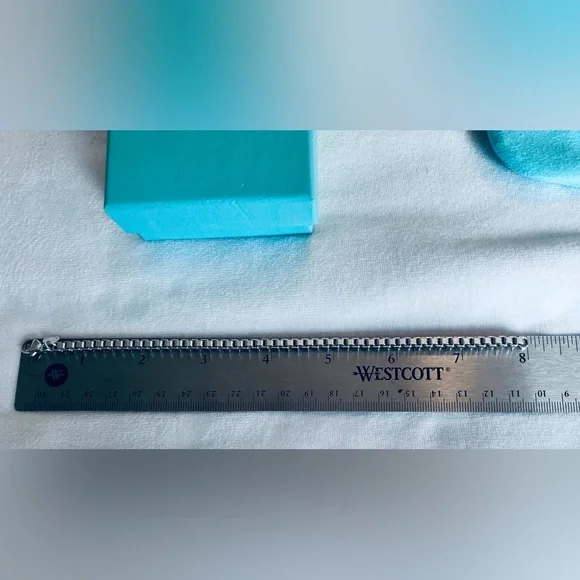 TIFFANY & CO. LARGE 8 INCH VENETIAN LINK STERLING SILVER BRACELET - Picture 7 of 7